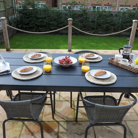 Perfect For Contractors With On Site Parking Villa Brierley Hill Buitenkant foto
