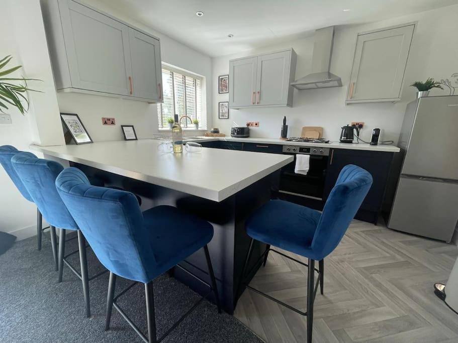 Perfect For Contractors With On Site Parking Villa Brierley Hill Buitenkant foto