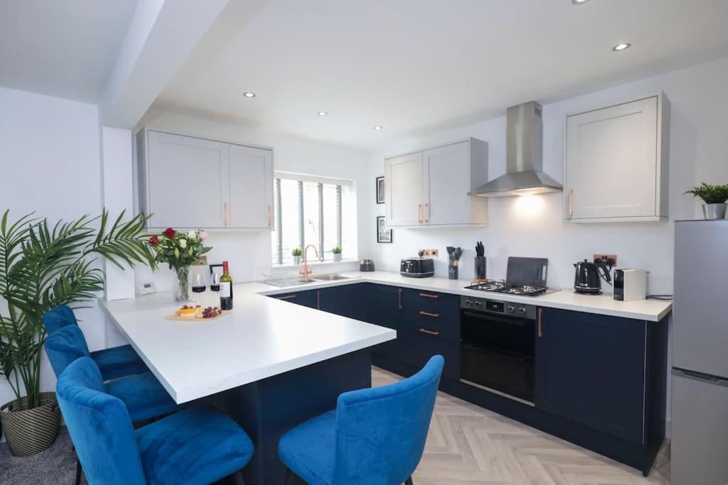 Perfect For Contractors With On Site Parking Villa Brierley Hill Buitenkant foto