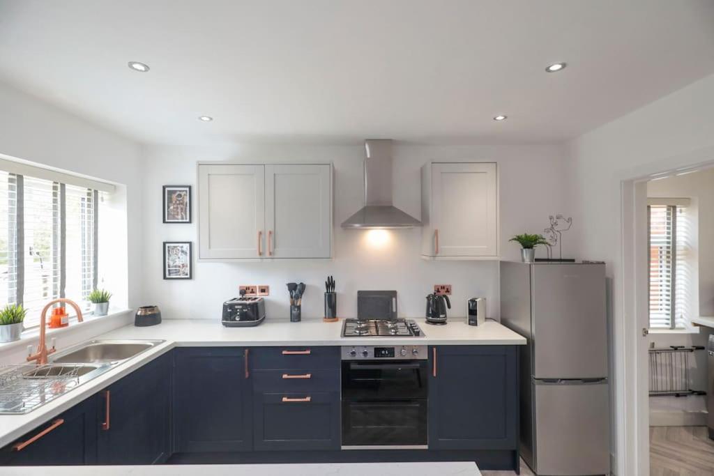 Perfect For Contractors With On Site Parking Villa Brierley Hill Buitenkant foto